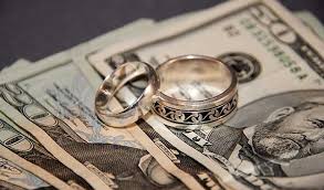 KADIN EŞİN YÜKSEK MİKTARLI GELİRİ VE MAL VARLIĞI OLSA DAHİ UYGUN MİKTARDA TESPİT EDİLECEK TEDBİR NAFAKASINA HÜKMEDİLMESİ GEREKTİĞİ – Avukat Ali SAYIM / Akhisar Manisa